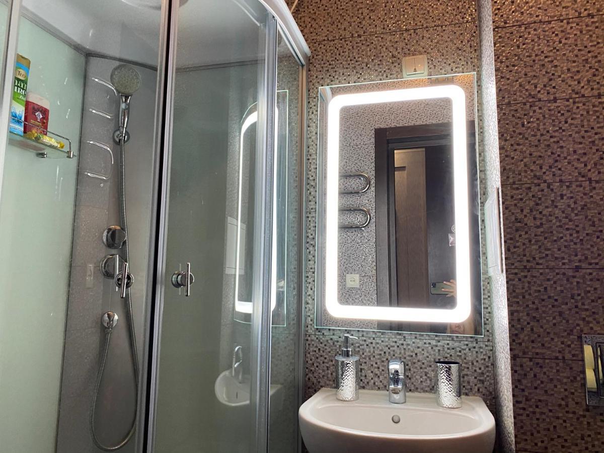 Modern Luxury Studio In The Center Of Kharkiv At Konstitutsii Square المظهر الخارجي الصورة